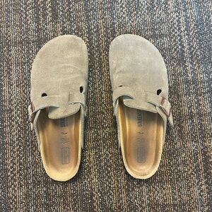 Birkenstock Suede Clogs in Taupe